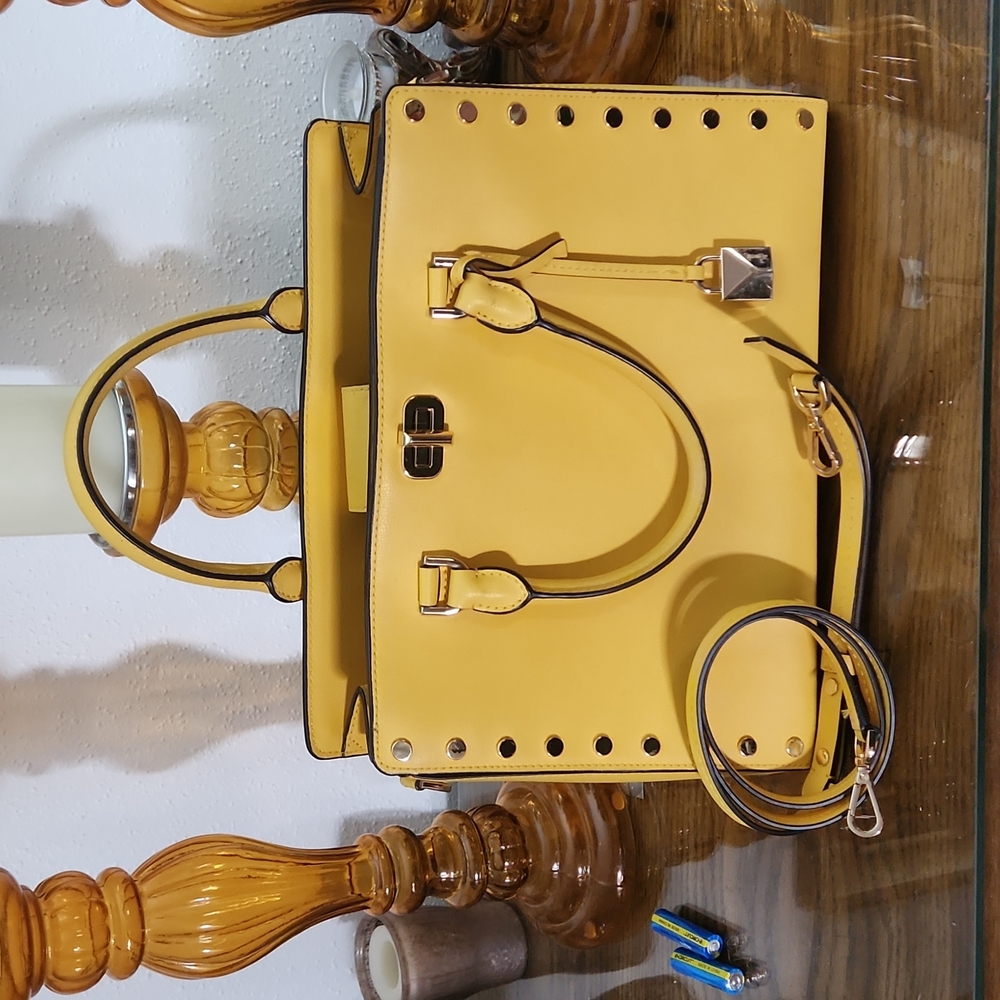 Micheal kors Sylvie satchel